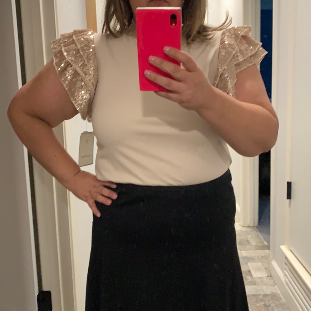 Short sleeve sequin top